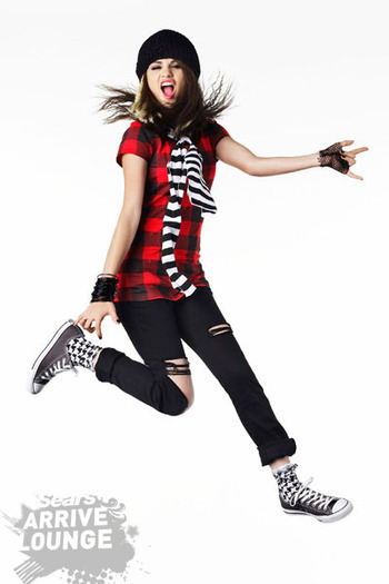 REWLKRNTXZSODNOPSNT - Selena Gomez