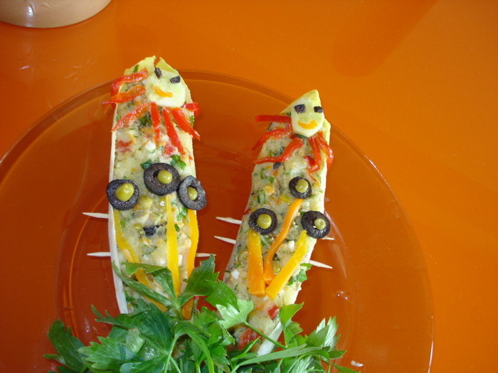 ANDIVE UMPLUTE CU SALATA DE CRUDITATI - GUSTOS