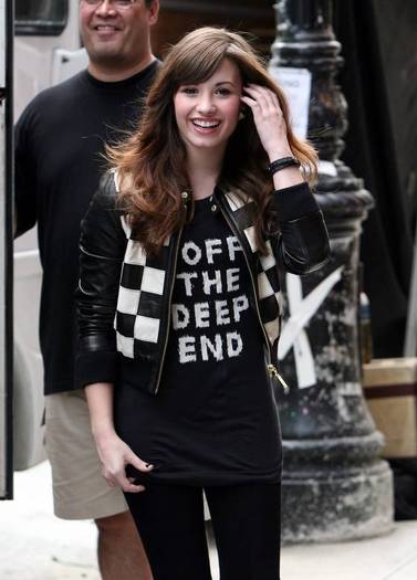 demilovato_net-outinnewyork1-0001 - demi lovato