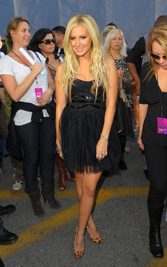 Los+Premios+MTV+2009+Arrivals+KsPx9e94j-il