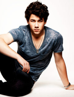 ZUEDPDQFEPRJFMWHCWG (64) - Nick Jonas