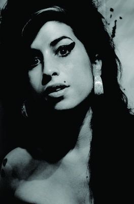 Amy+Winehouse+photoshoot3[1] - Amy Winehouse