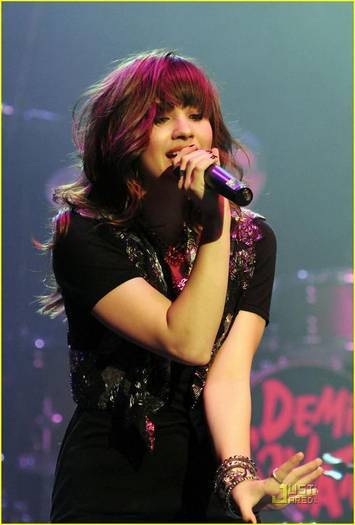 103701_34 - Demi Lovato