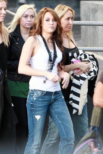 Miley+Cyrus+Out+Downtown+Studio+HZM8D5RcIoql - miley cyrus