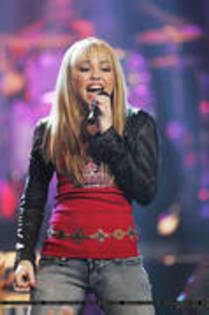 OQRVPZYAQFBXQCPSPQU - hainele hannah montana