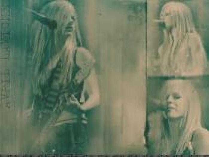 KQRANHVYVASOOOQFOUK - alte poze cu avril lavigne