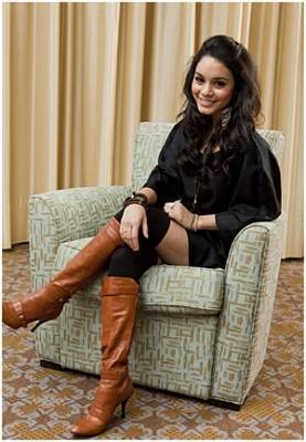 UWTZUAIBDBJGPPXQPXZ - Vanessa Hudgens Sedinta foto