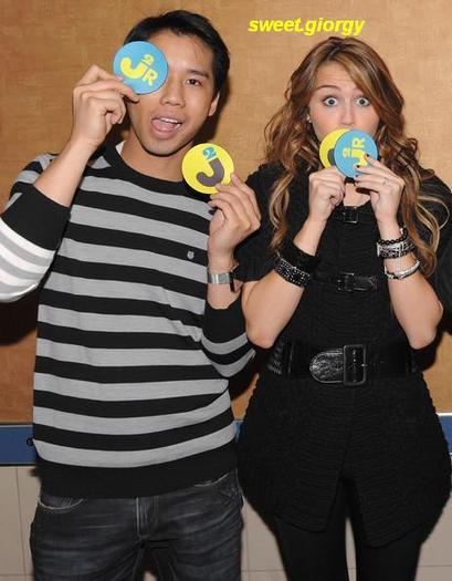 Miley_Cyrus_1239216552_4 - Miley