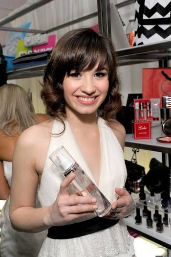 demilovato_net-amaarrivals5-0028 - 0-Demi Lovato-0