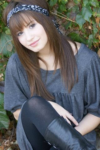 2716566176_5496f7a082[1] - Demi Lovato