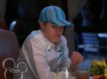 QBQGRIOORZQOMSFLDBG - ashley