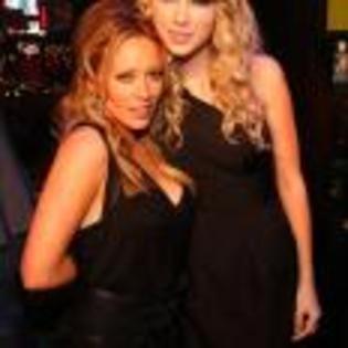 Taylor_Swift_1230494154_2