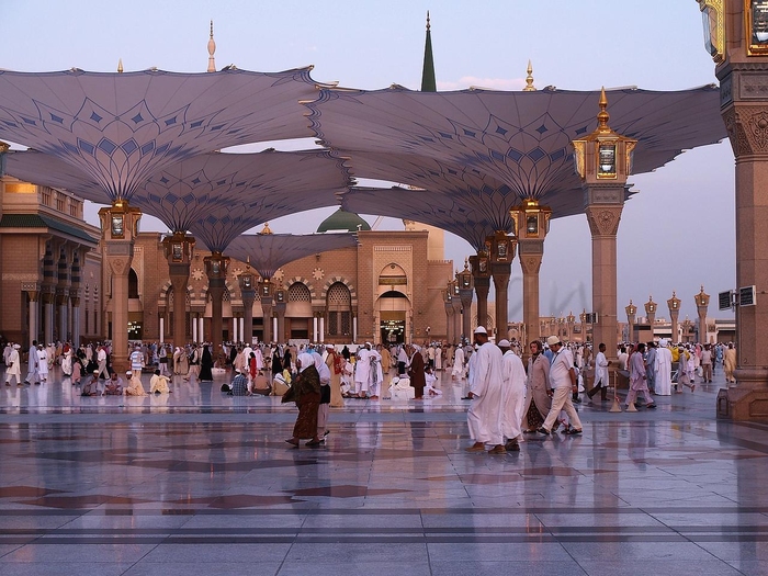 Masjid Al Nabawi in Madinah - Saudi Arabia (shields) - Islamic Architecture Around the World