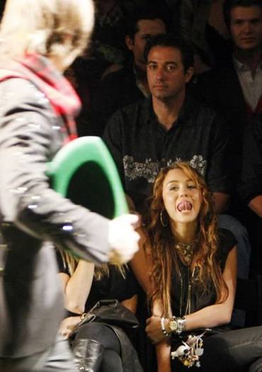 miley-cyrus-baby-ho.0.0.0x0.400x564 - Destiny Hope Cyrus