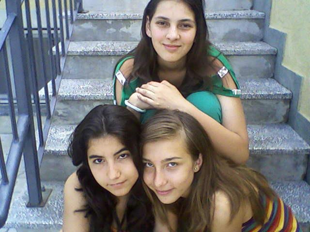 Ella(bff),Raluca,Alina - Prietenii mei