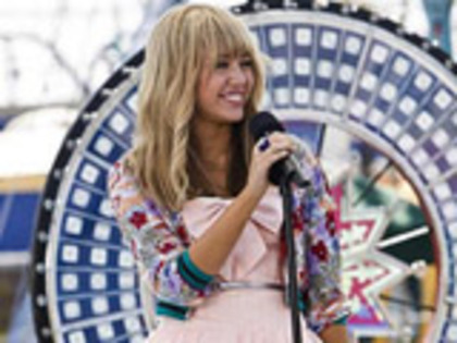 4e3416be802c8ef123960503793948[1] - Hannah Montana The Movie