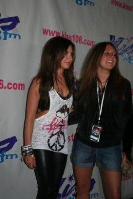 normal_007 - 2009 Kiss 108 Concert - Backstage and Interviews