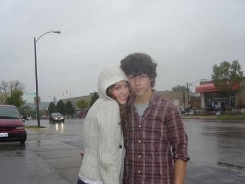 MILEY SI NICK - MILEY SI NICK