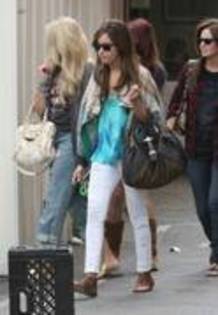 RJFQNLBPXMJMWXSGHDW - ASHLEY TISDALE 15Th MARCH 2009