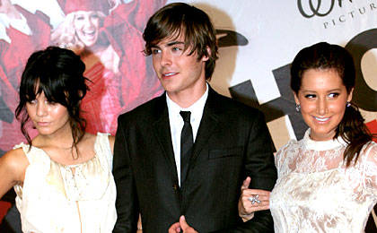 zefron_premiere - high school musical