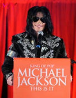 q - club- Michael Jackson