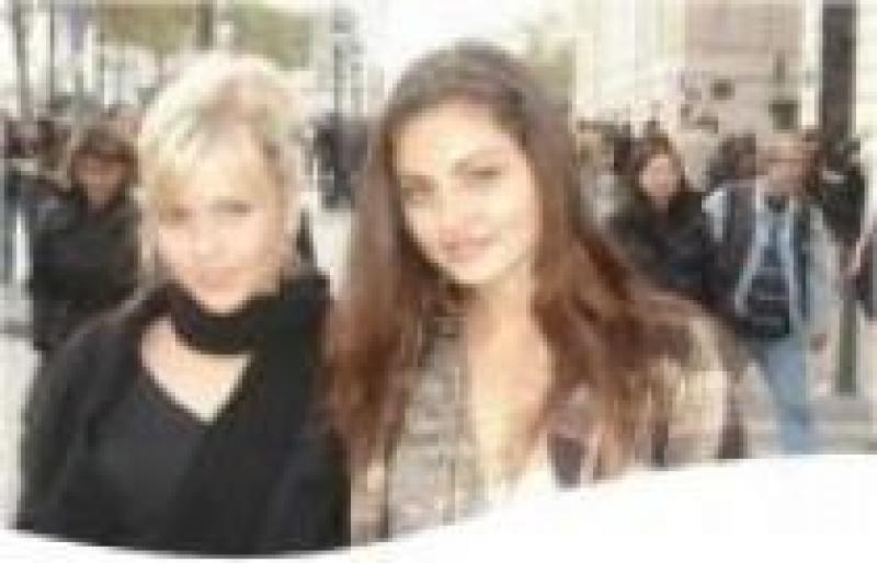 BSWSLLDDNVNZUZZLIKH[1] - Phoebe Tonkin