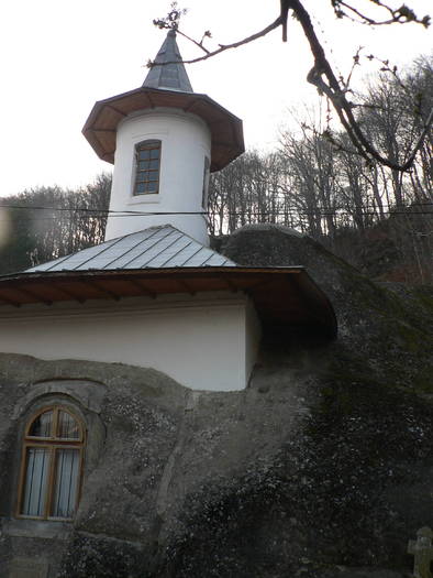 P1040437 - 2009 aprilie manastirile  cetatuia-namaesti-corbi