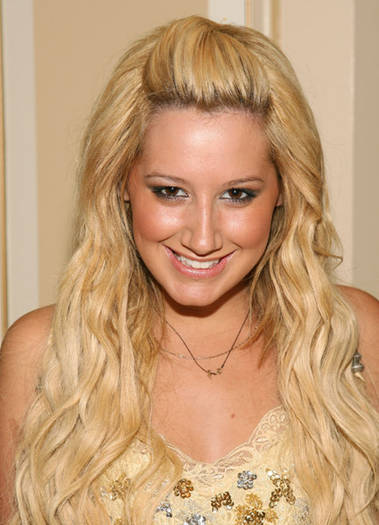 AshleyTisdal_Grant_95817271 - Ashley Tisdale