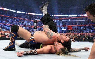 017524402 - Jeff Hardy vs Edge Ladder Match Extreme Rules