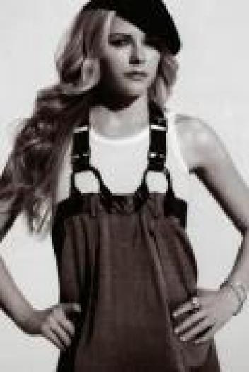 YPIOCMJPUTCTJIZUJRI - avril lavigne
