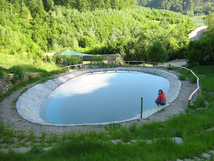 piscina - Barajul Siriu 2009