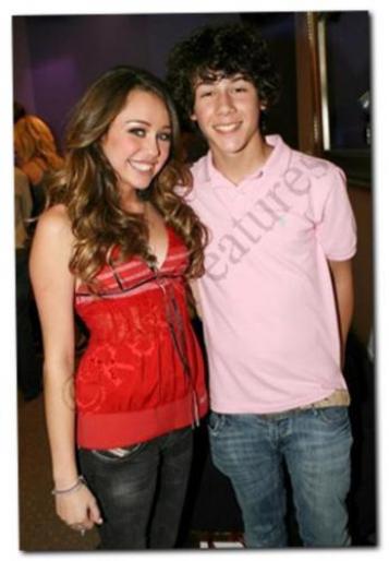 1192548252_f - Hannah Montana