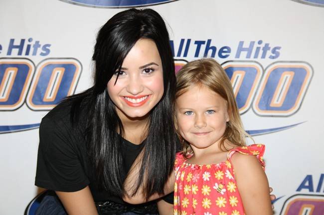 29mvfdi - Demi  la radio