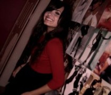 URWEOAYWPKKGPSTNADA - poze rare demi lovato