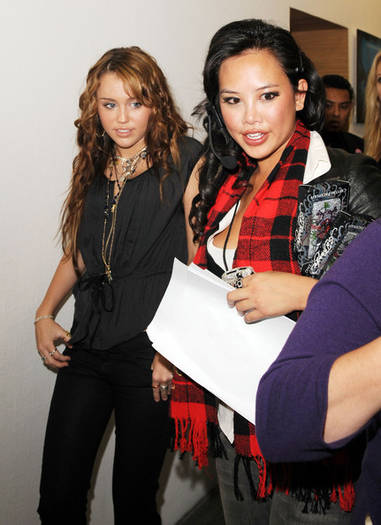 Around Smashbox Studios MBFW Day 4 a0j0ekhI476l - cele mai rare poze cu miley Cyrus