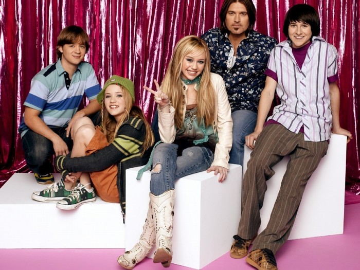 hannah-motana-miley-cyrus-hannah-montana-9437667-1024-768 - Hannah Montana pe marile ecrane