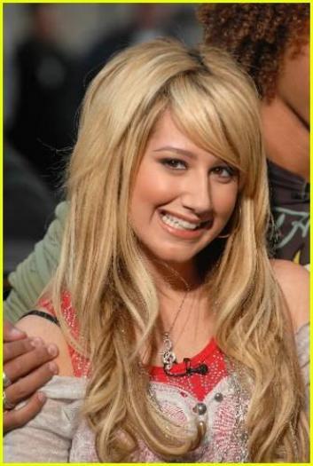 ZQTVBJPHYTNFFFAJPNQ - poze cu Ashley Tisdale