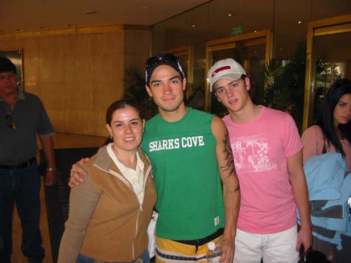 2christopher20y20poncho20hotel[1] - rbd