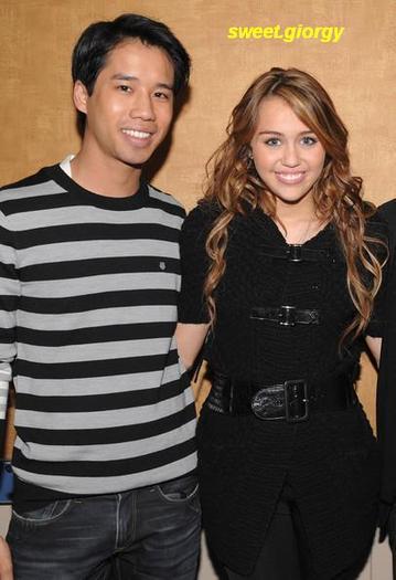 Miley_Cyrus_1239216240_1 - Miley