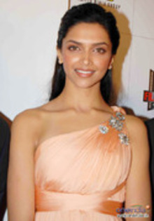 DTCSNFEYZKOSVOCBKLE - Deepika Padukone