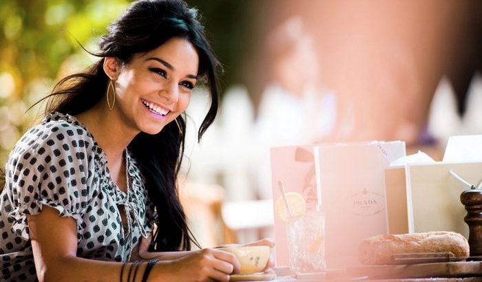 208jhjc - Vanessa Hudgens Sedinta foto