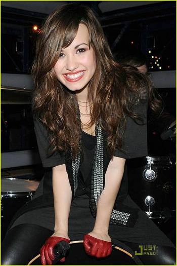 demilovato_net-getbackvideoshoot-0010 - 0-Demi Lovato-0