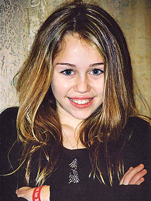 miley_cyrus12[1] - miley cyrus little