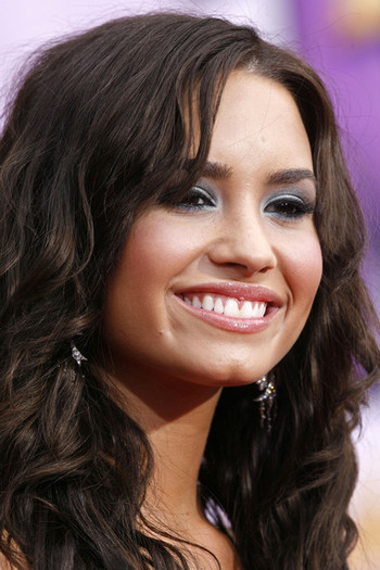 Hannah+Montana+Movie+Premiere+Hollywood+e8_i7HRKAYkl - 0-Demi Lovato-0