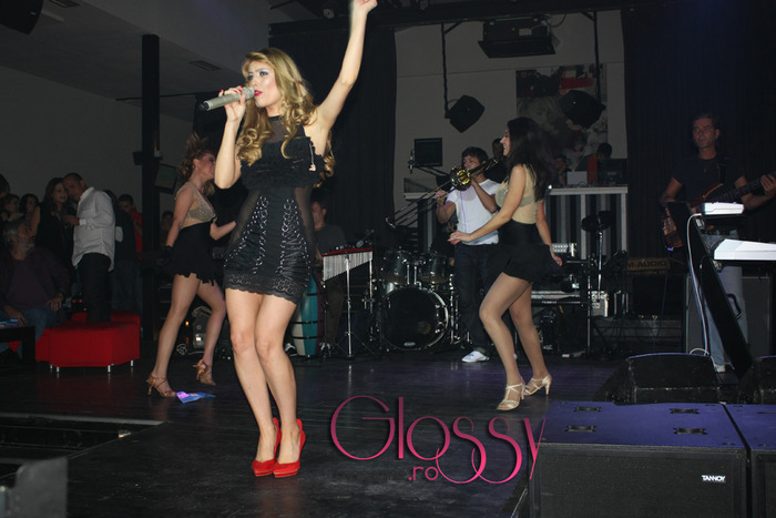 Elena-Gheorghe-Adina-Scurtu-@-Story-Party-21_10_09-04