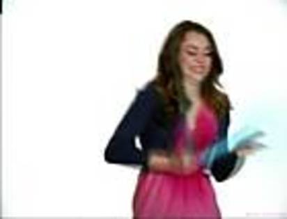 miley-cyrus_dot_com-disneychannelintro2006-031 - disney channel intro