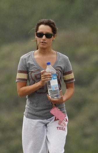 ashley-tisdale-fit-12