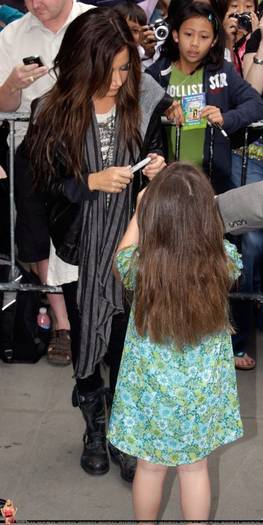 6564j5[1] - Ashley Tisdale at Its on with Alexa Chung show in Times Square - June 16