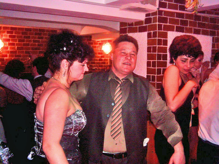 DSCI0030_edited - 2004-2005 revelion