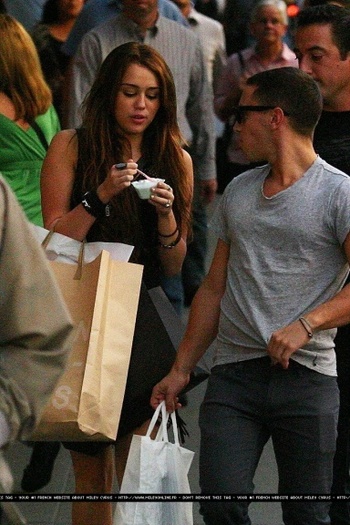 0 (131) - 00toate pozele mel cu miley cyrus00